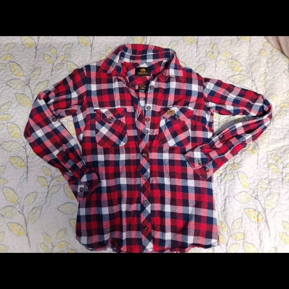 Women’s size small Oxgear plaid shirt perfect condition